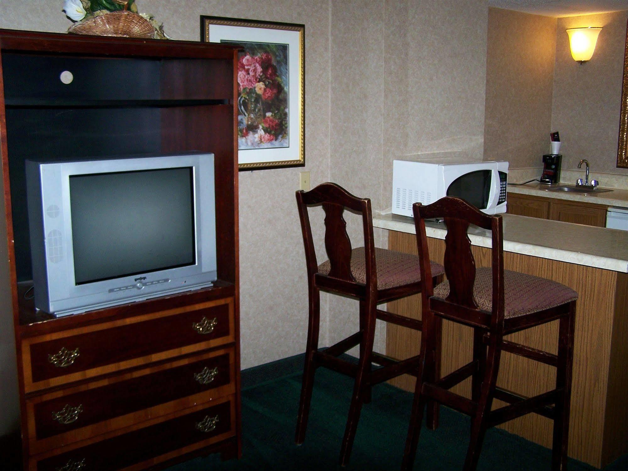 Seasons Inn And Suites 史密斯堡 外观 照片